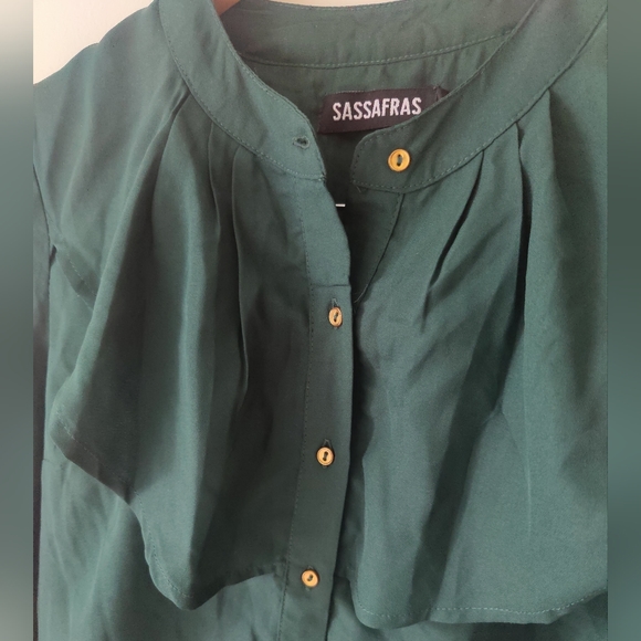 Ruffled button down shirt - Picture 3 of 4